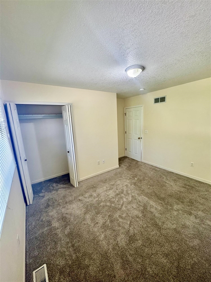 15338 Flanders Street, Southgate, MI, 48195-2974