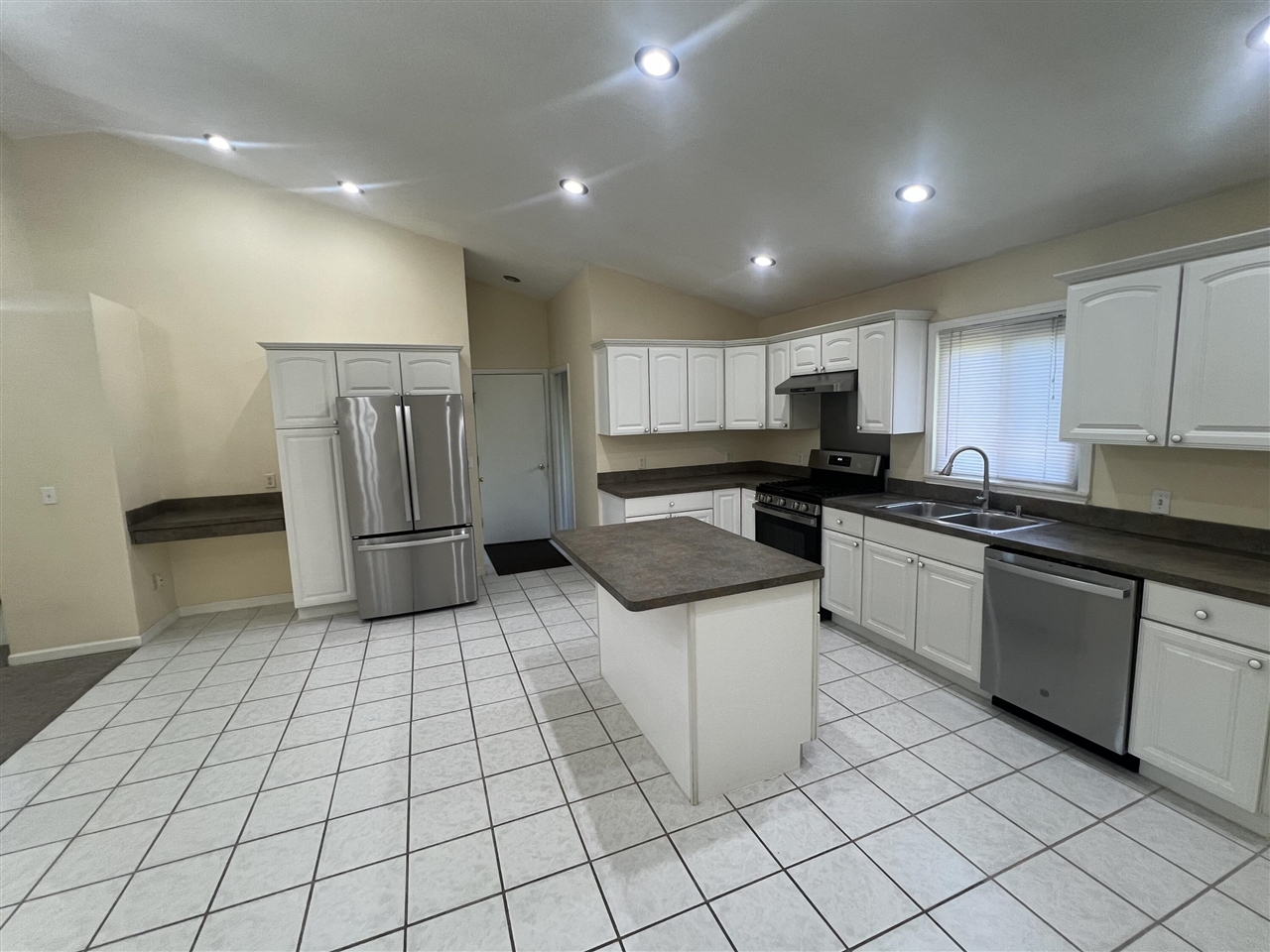 15338 Flanders Street, Southgate, MI, 48195-2974