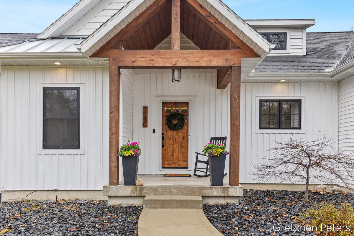 7540 Thornapple Dales Drive, Alto, MI, 49302-9788