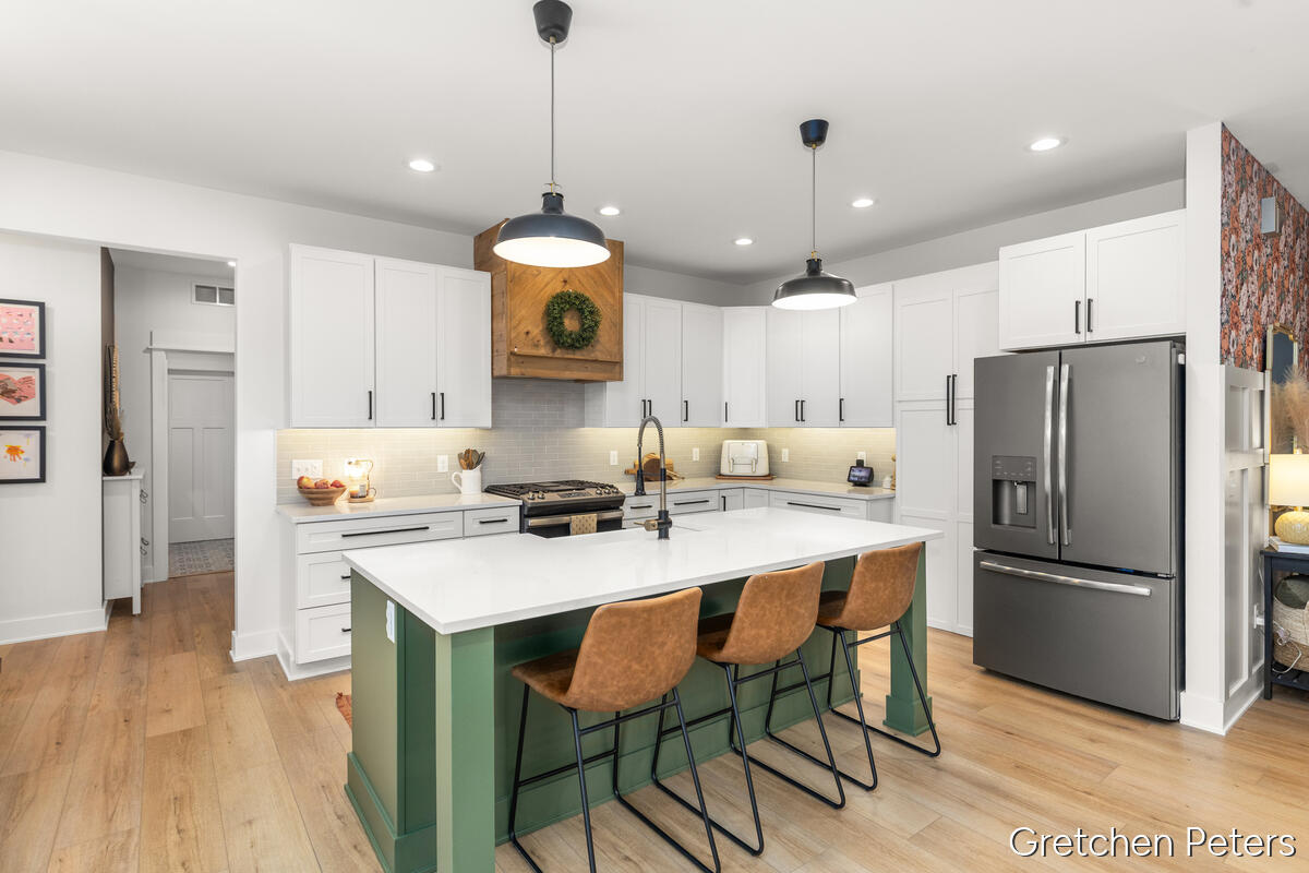 7540 Thornapple Dales Drive, Alto, MI, 49302-9788