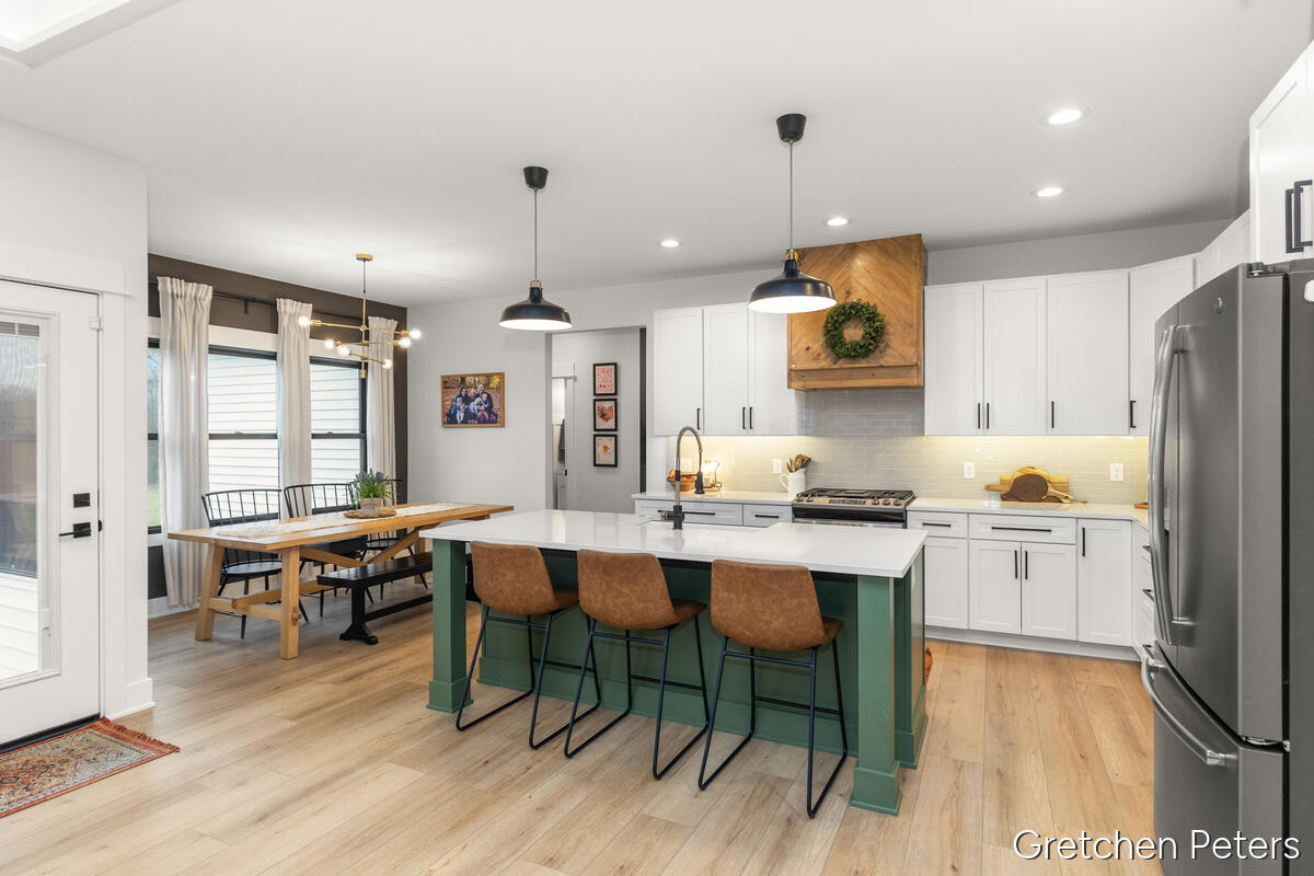 7540 Thornapple Dales Drive, Alto, MI, 49302-9788