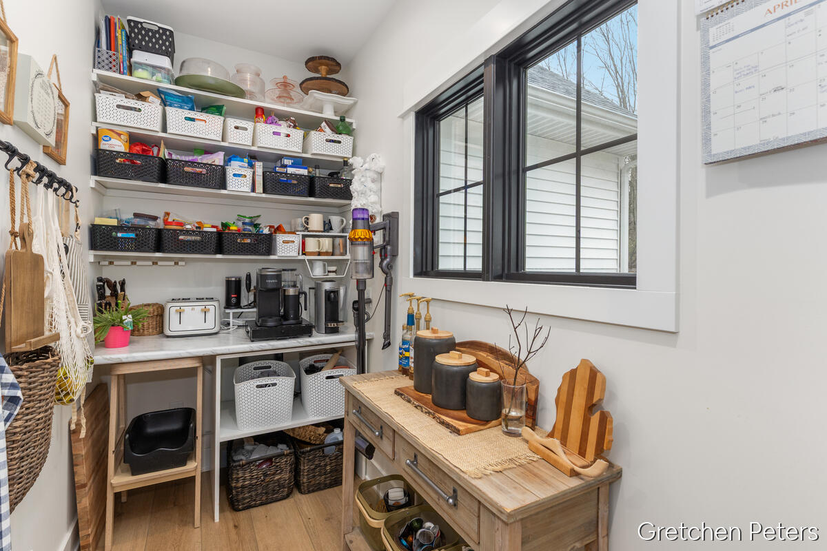 7540 Thornapple Dales Drive, Alto, MI, 49302-9788