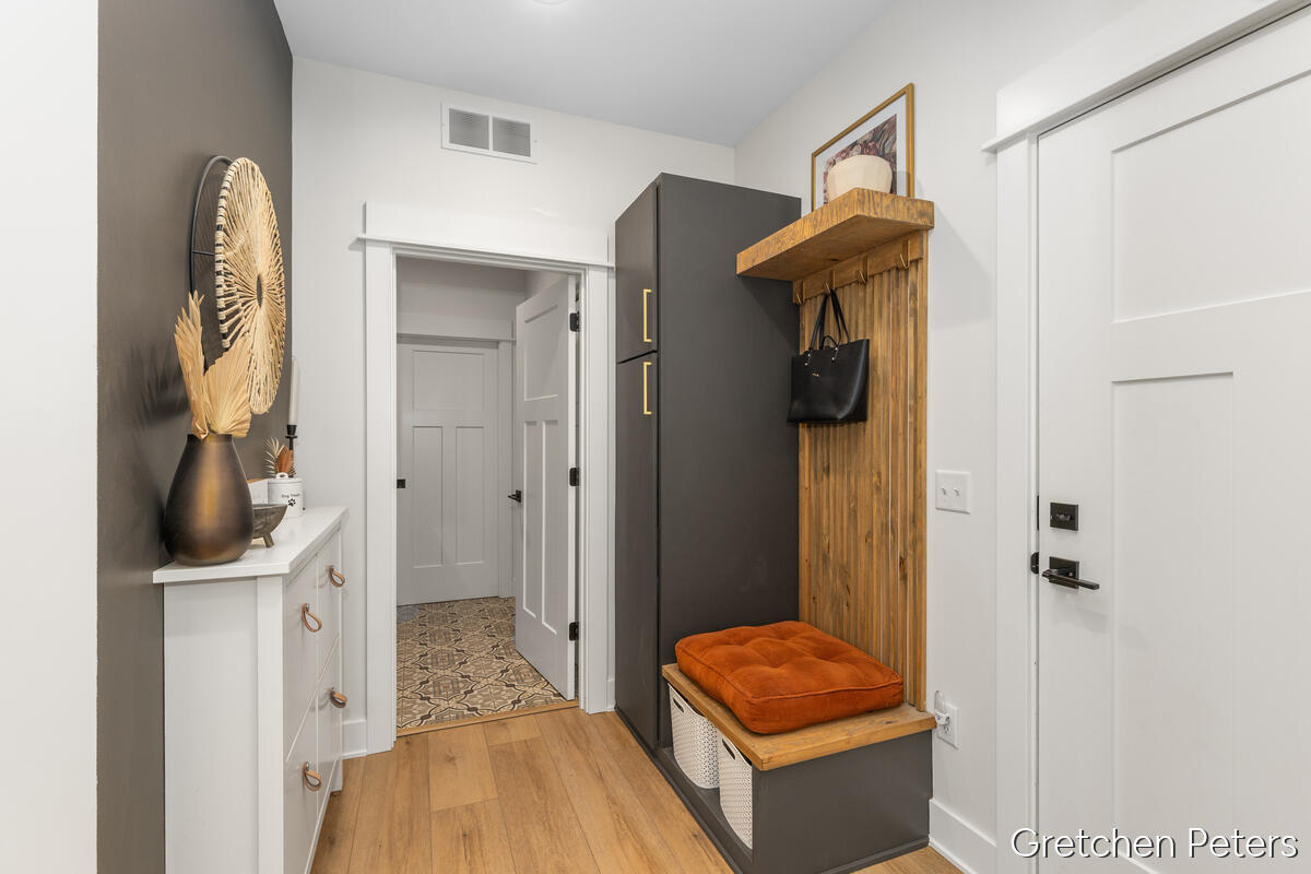 7540 Thornapple Dales Drive, Alto, MI, 49302-9788