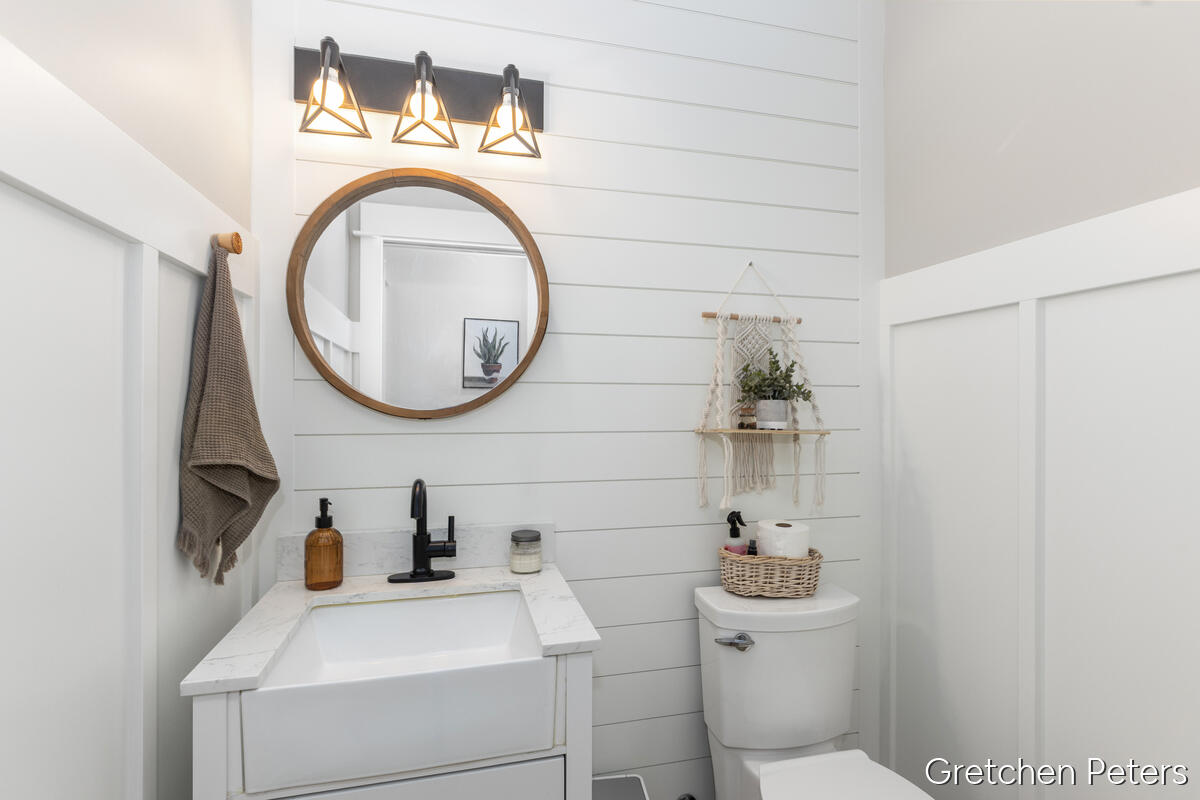 7540 Thornapple Dales Drive, Alto, MI, 49302-9788