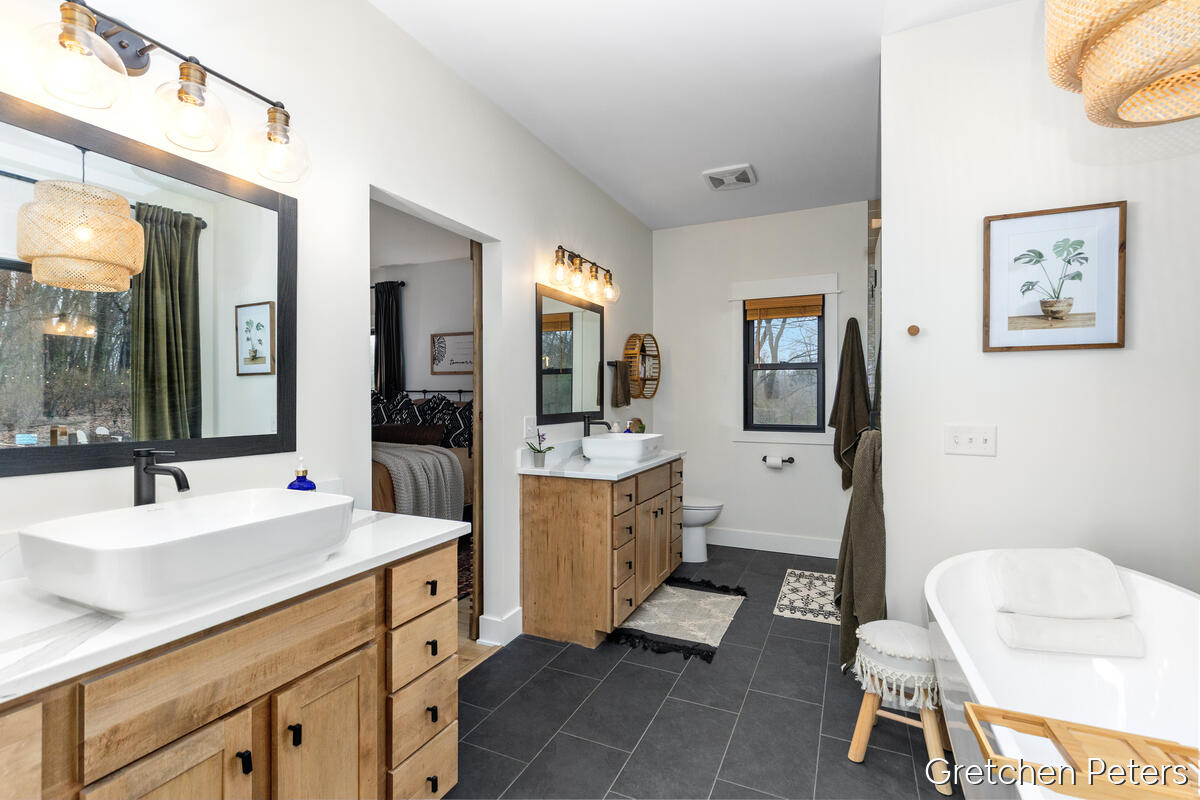 7540 Thornapple Dales Drive, Alto, MI, 49302-9788