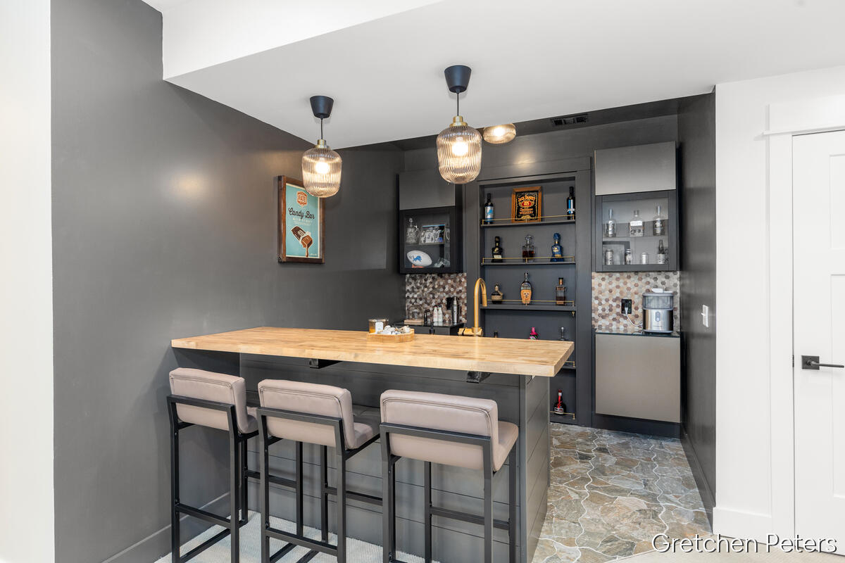 7540 Thornapple Dales Drive, Alto, MI, 49302-9788