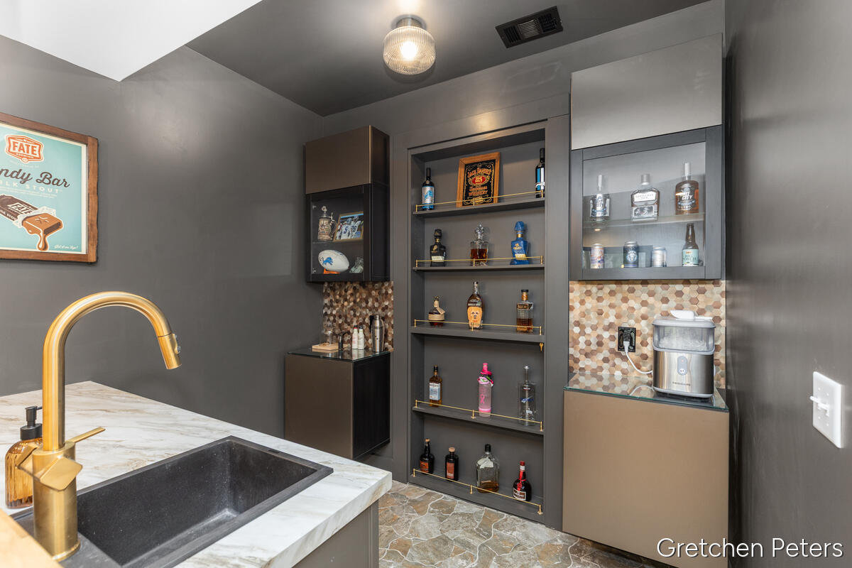 7540 Thornapple Dales Drive, Alto, MI, 49302-9788