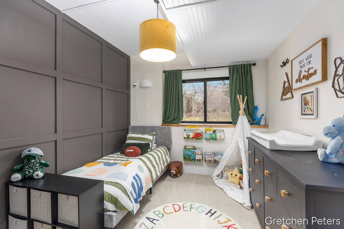 7540 Thornapple Dales Drive, Alto, MI, 49302-9788