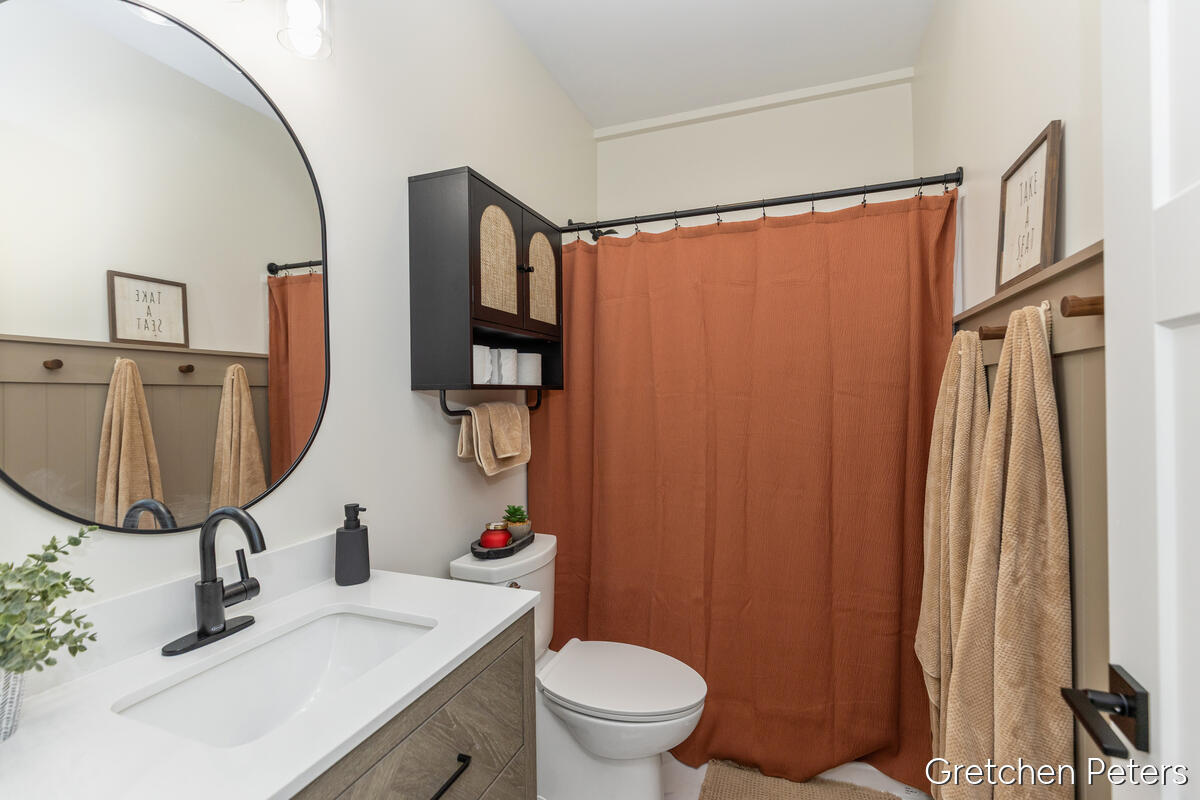 7540 Thornapple Dales Drive, Alto, MI, 49302-9788