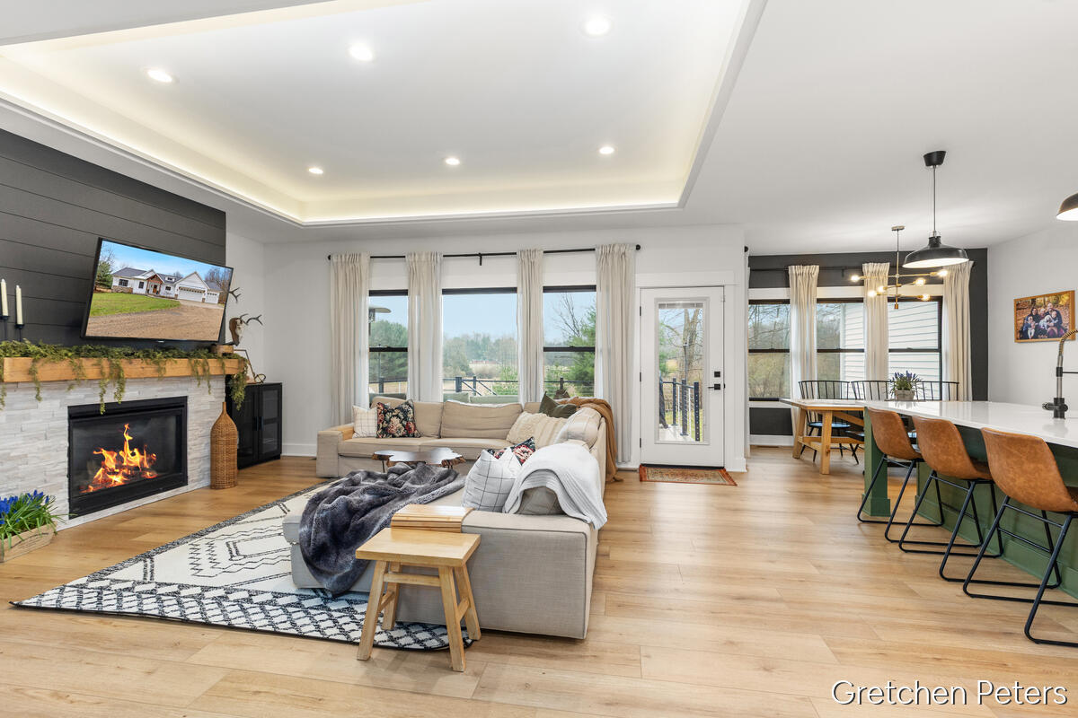 7540 Thornapple Dales Drive, Alto, MI, 49302-9788