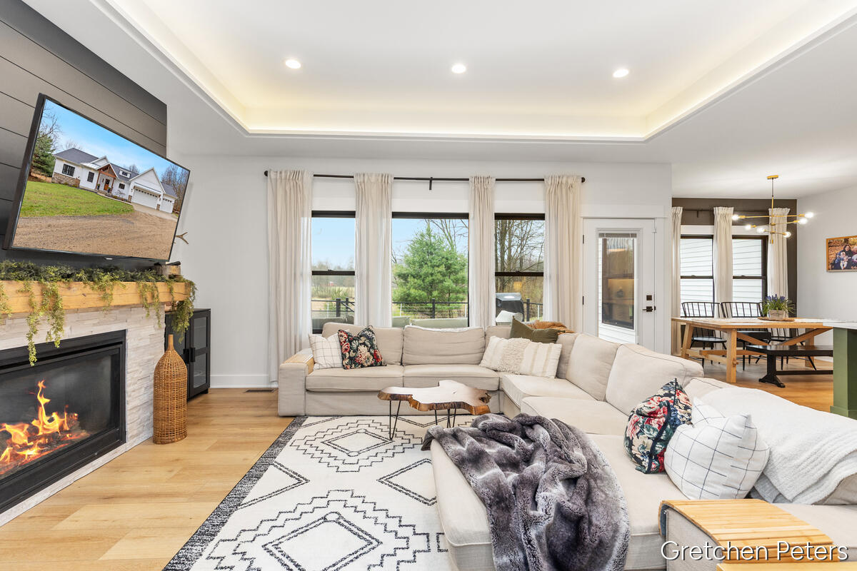 7540 Thornapple Dales Drive, Alto, MI, 49302-9788