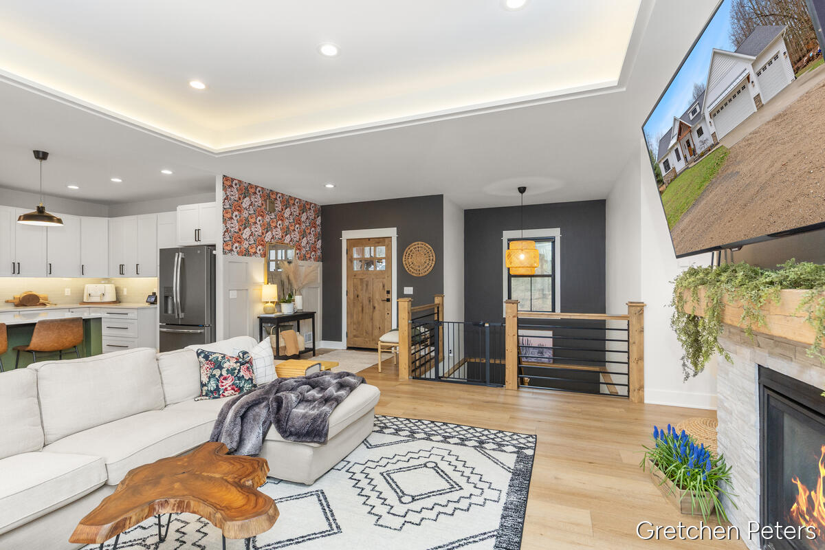 7540 Thornapple Dales Drive, Alto, MI, 49302-9788