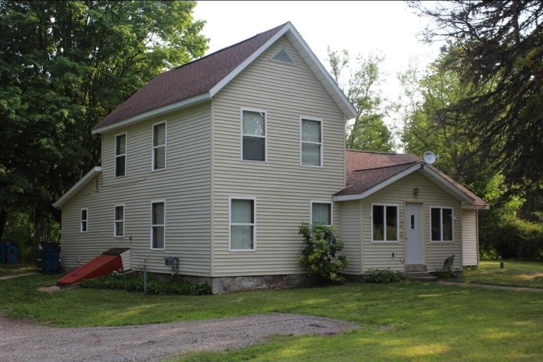 123 W Walnut Street, Stanton, MI, 48888-9217