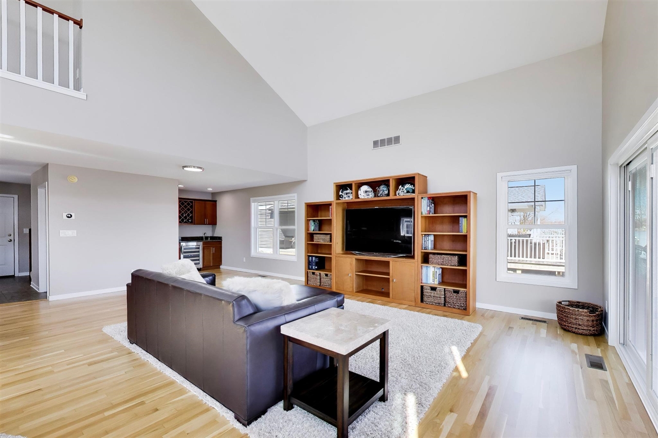 425 Island Pointe Drive, Saint Joseph, MI, 49085