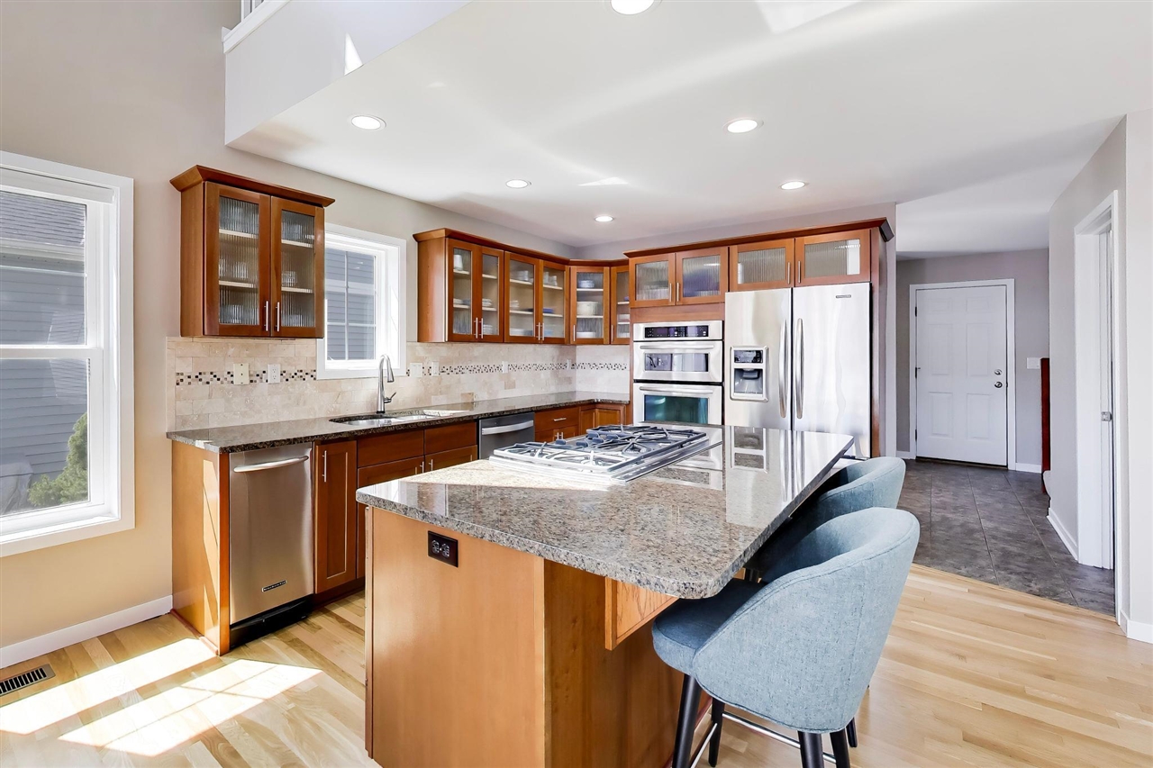 425 Island Pointe Drive, Saint Joseph, MI, 49085