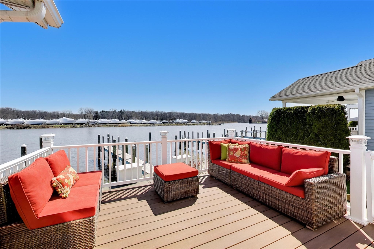 425 Island Pointe Drive, Saint Joseph, MI, 49085