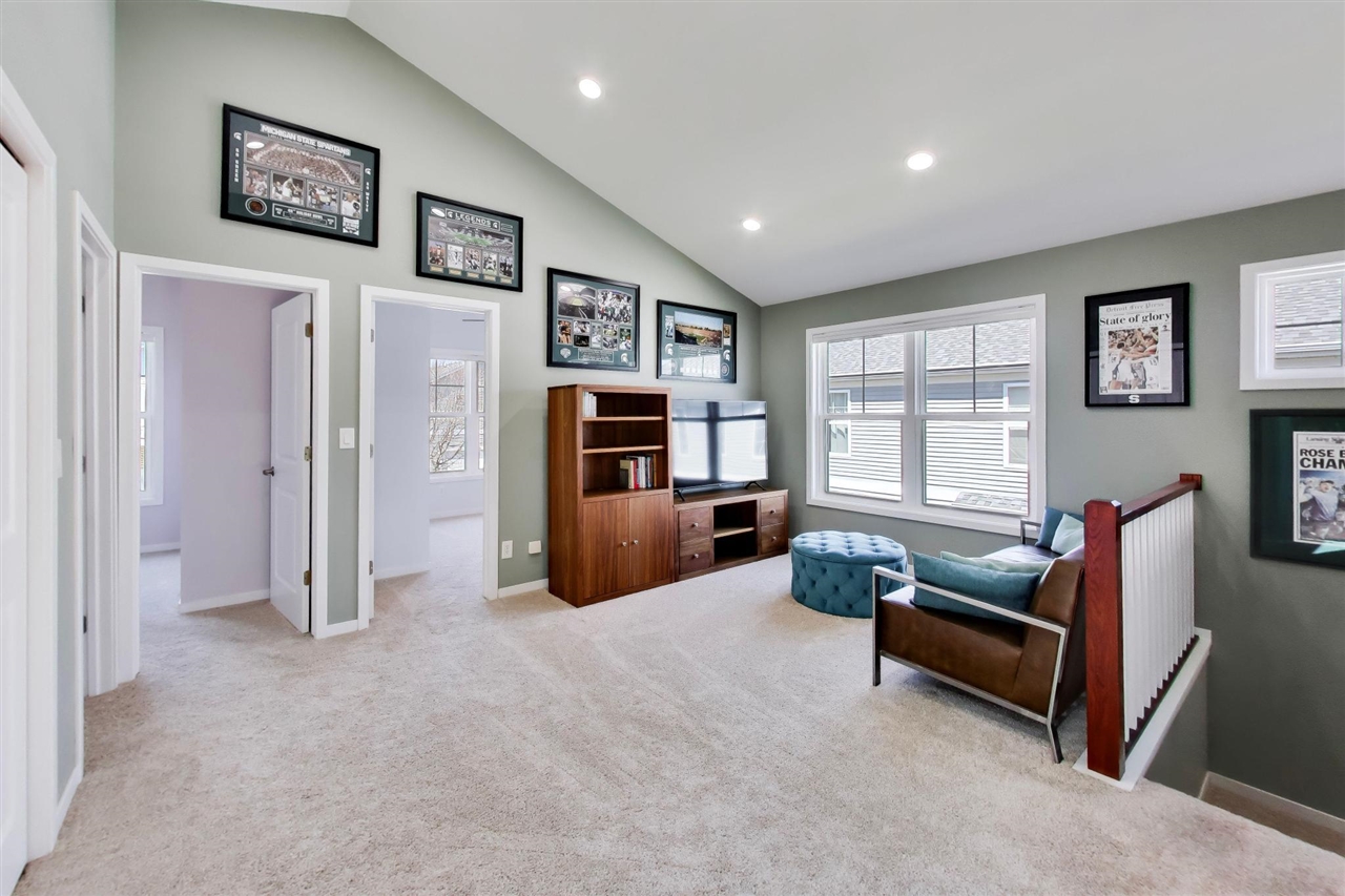 425 Island Pointe Drive, Saint Joseph, MI, 49085