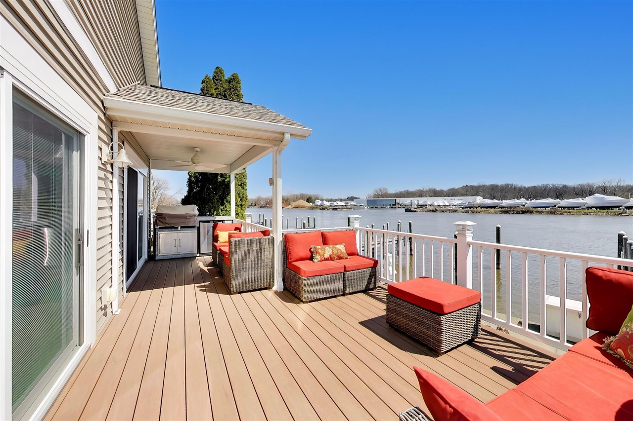 425 Island Pointe Drive, Saint Joseph, MI, 49085