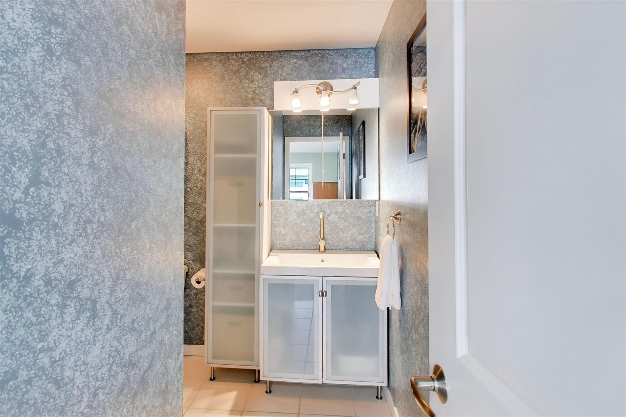 425 Island Pointe Drive, Saint Joseph, MI, 49085