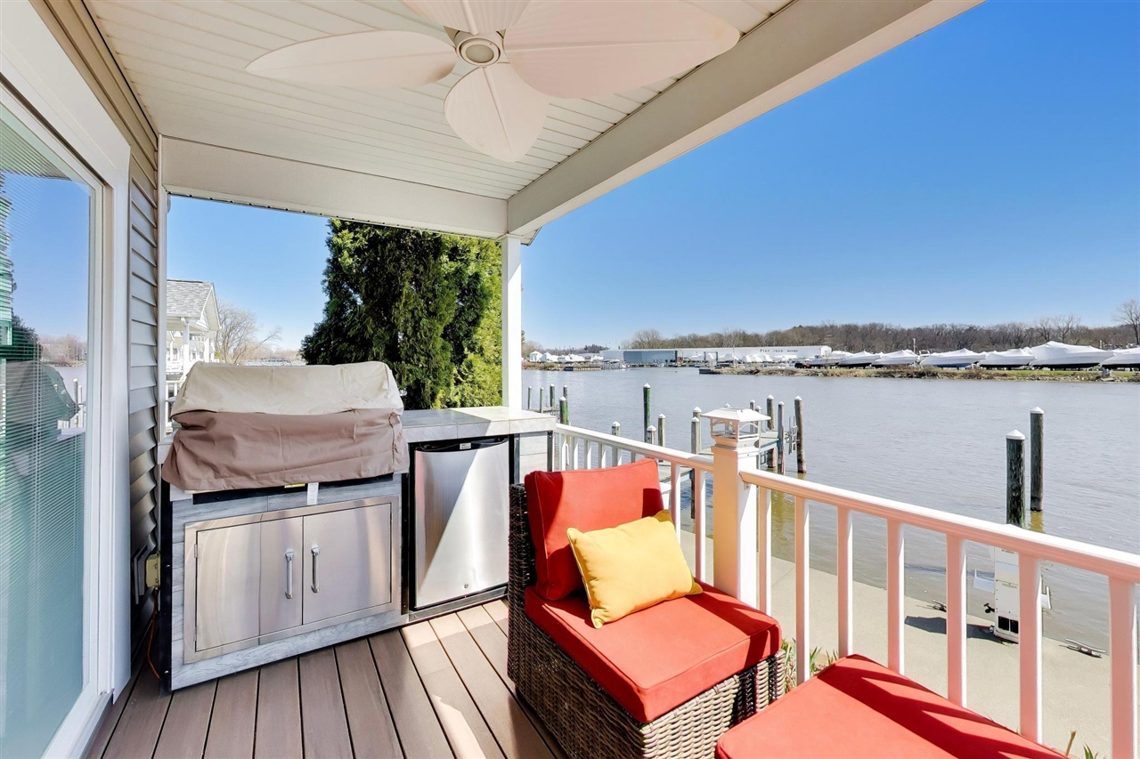 425 Island Pointe Drive, Saint Joseph, MI, 49085