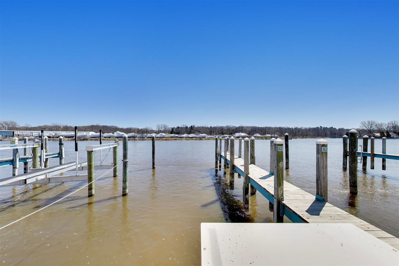 425 Island Pointe Drive, Saint Joseph, MI, 49085