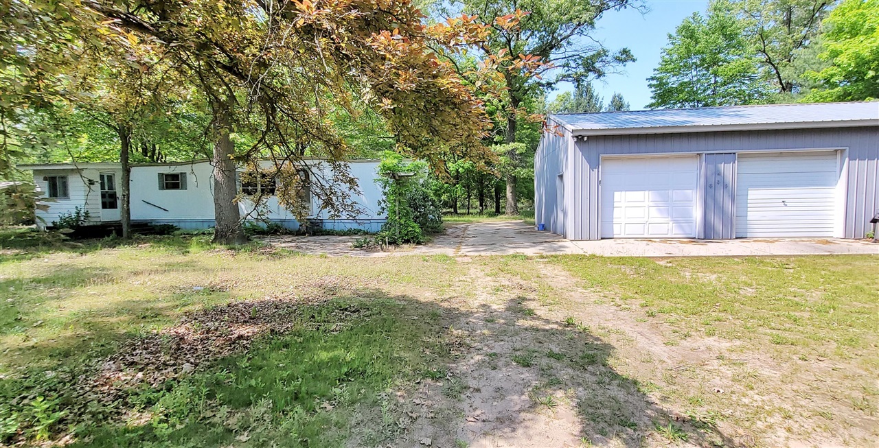 5350 E Crystal Lake Road, Holton, MI, 49425-8563