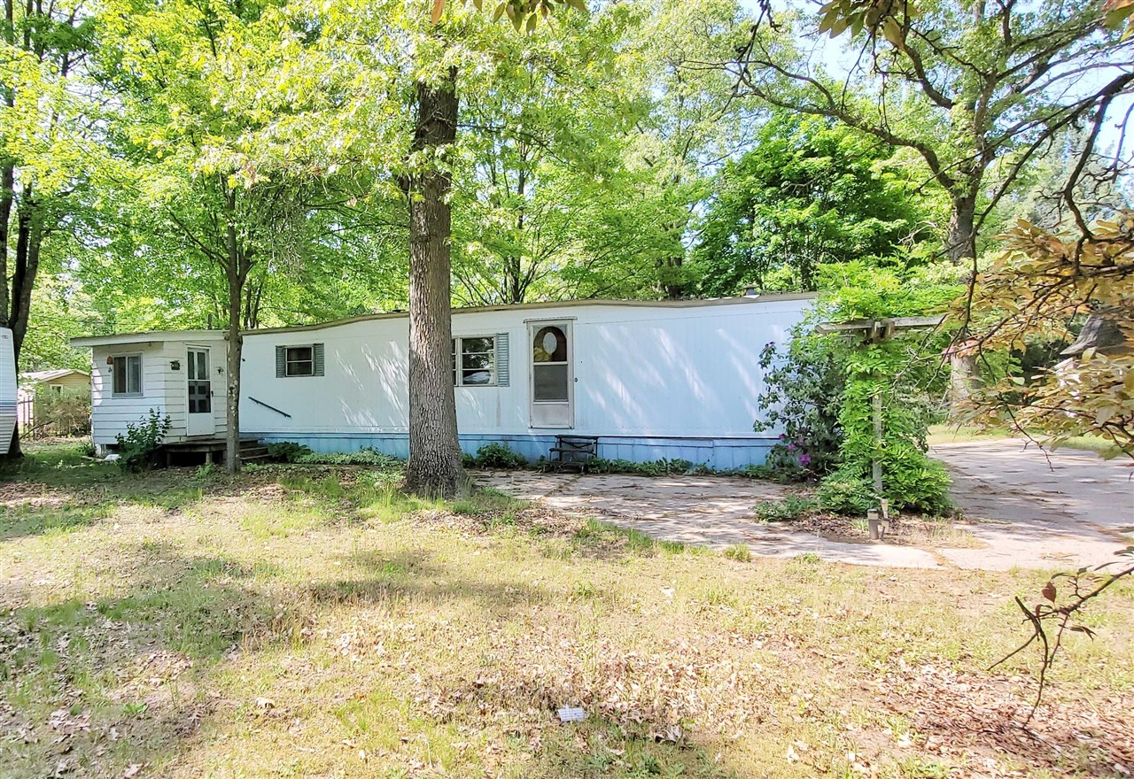5350 E Crystal Lake Road, Holton, MI, 49425-8563