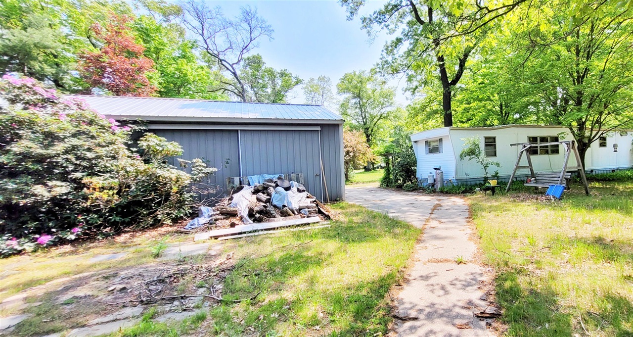 5350 E Crystal Lake Road, Holton, MI, 49425-8563