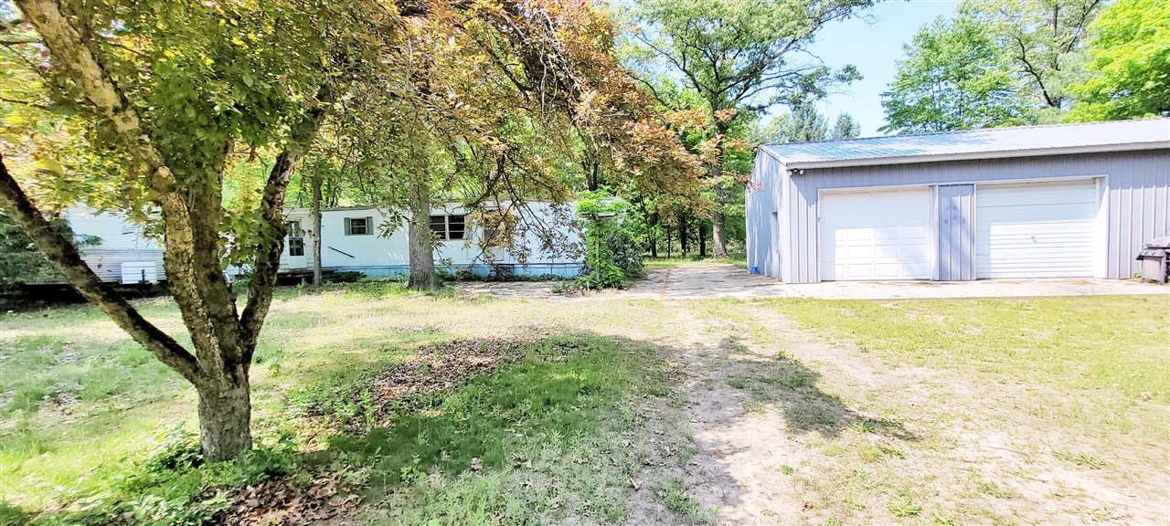 5350 E Crystal Lake Road, Holton, MI, 49425-8563
