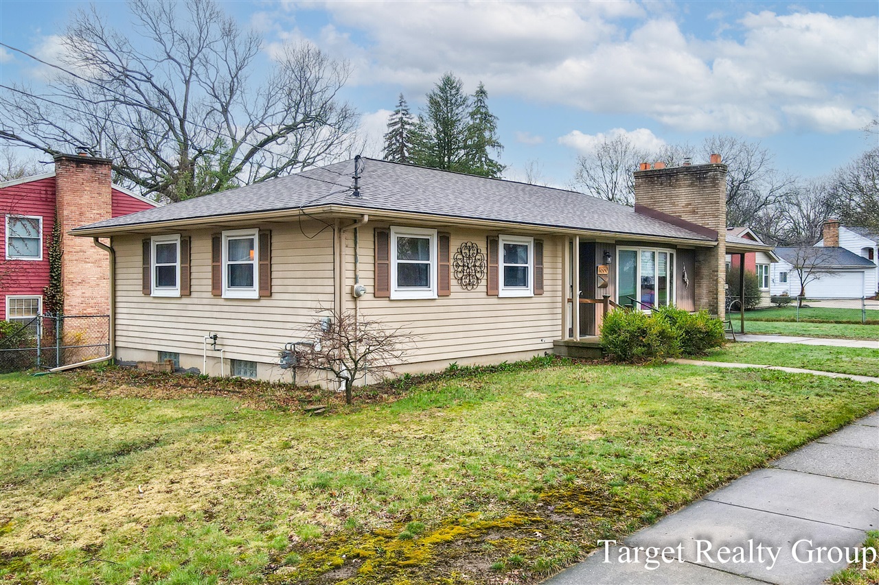 1660 Rose Parkway, Grand Rapids, MI, 49506-5247