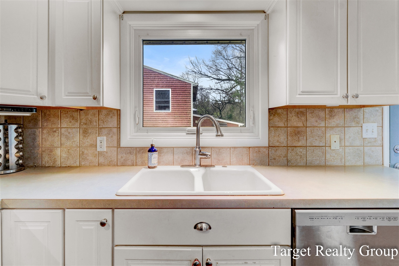 1660 Rose Parkway, Grand Rapids, MI, 49506-5247