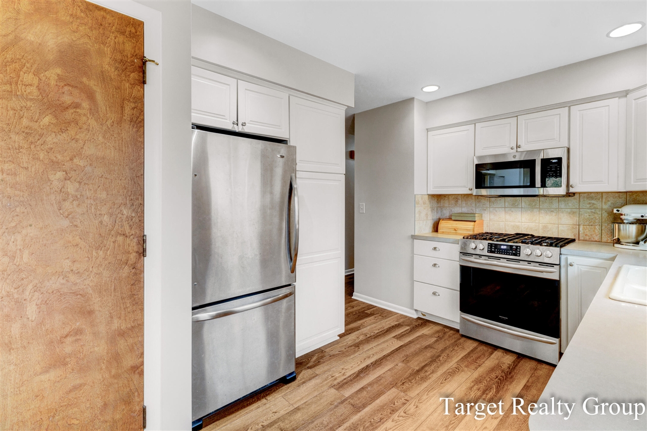 1660 Rose Parkway, Grand Rapids, MI, 49506-5247