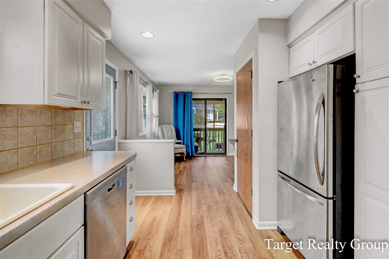 1660 Rose Parkway, Grand Rapids, MI, 49506-5247