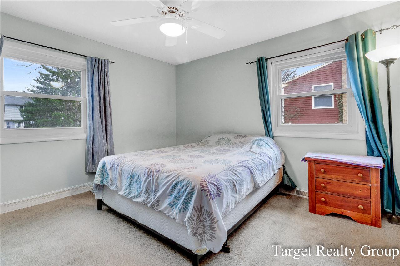 1660 Rose Parkway, Grand Rapids, MI, 49506-5247