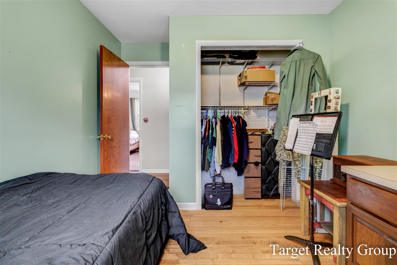 1660 Rose Parkway, Grand Rapids, MI, 49506-5247