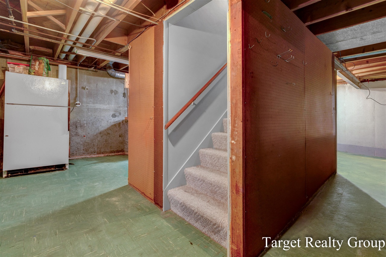 1660 Rose Parkway, Grand Rapids, MI, 49506-5247