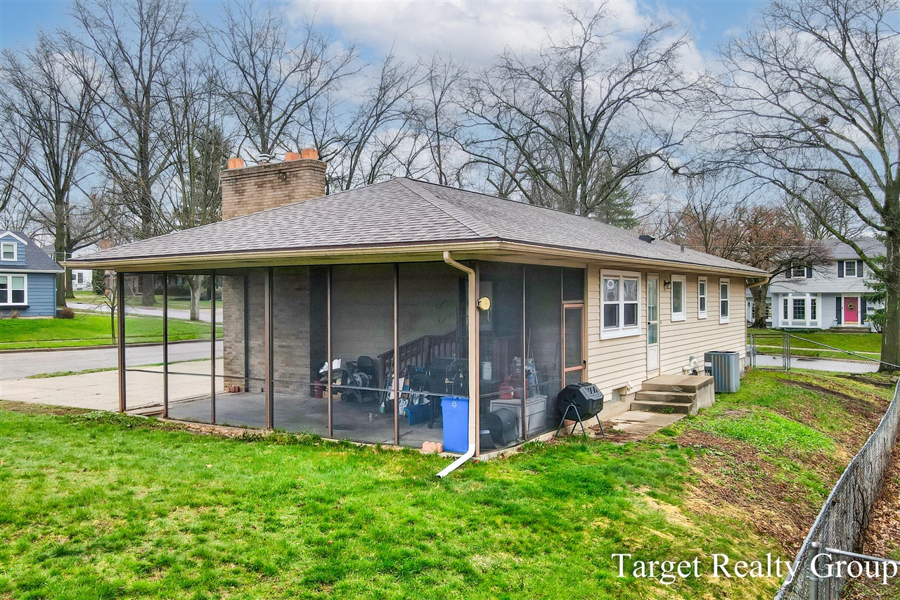 1660 Rose Parkway, Grand Rapids, MI, 49506-5247