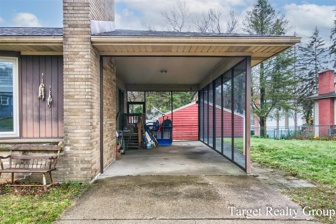 1660 Rose Parkway, Grand Rapids, MI, 49506-5247