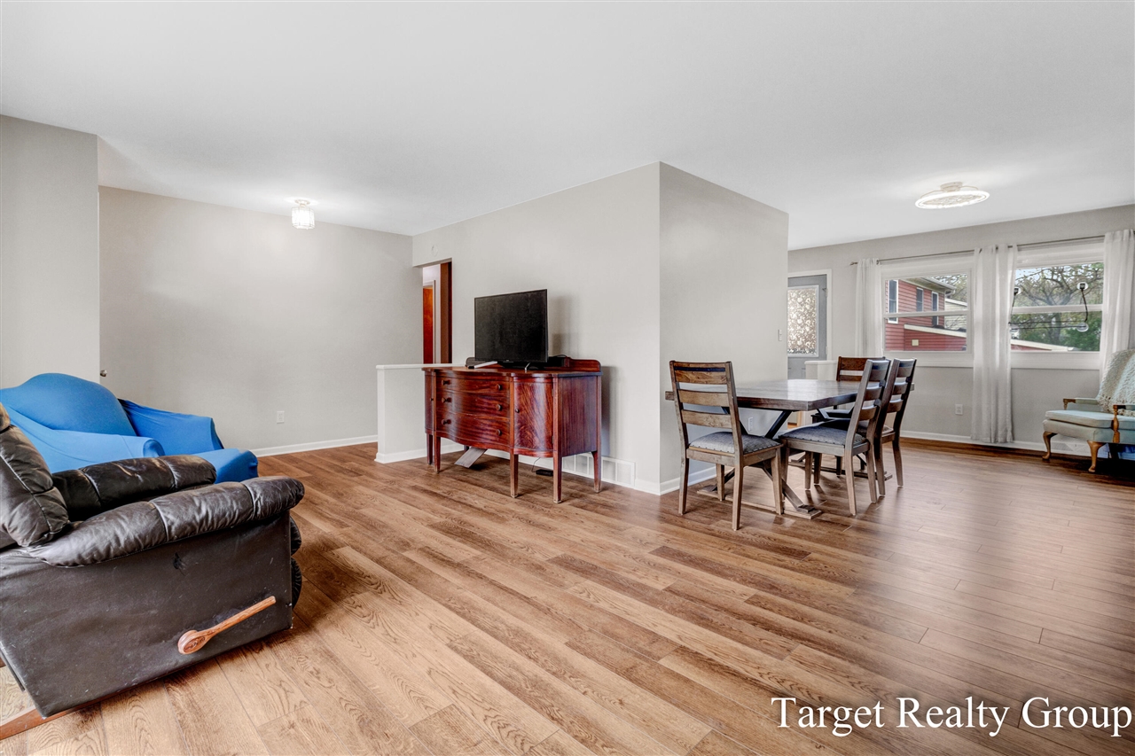 1660 Rose Parkway, Grand Rapids, MI, 49506-5247