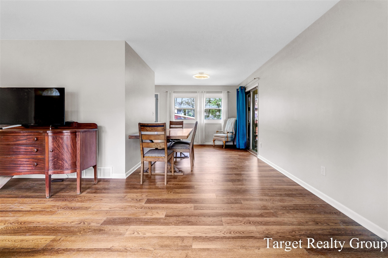 1660 Rose Parkway, Grand Rapids, MI, 49506-5247