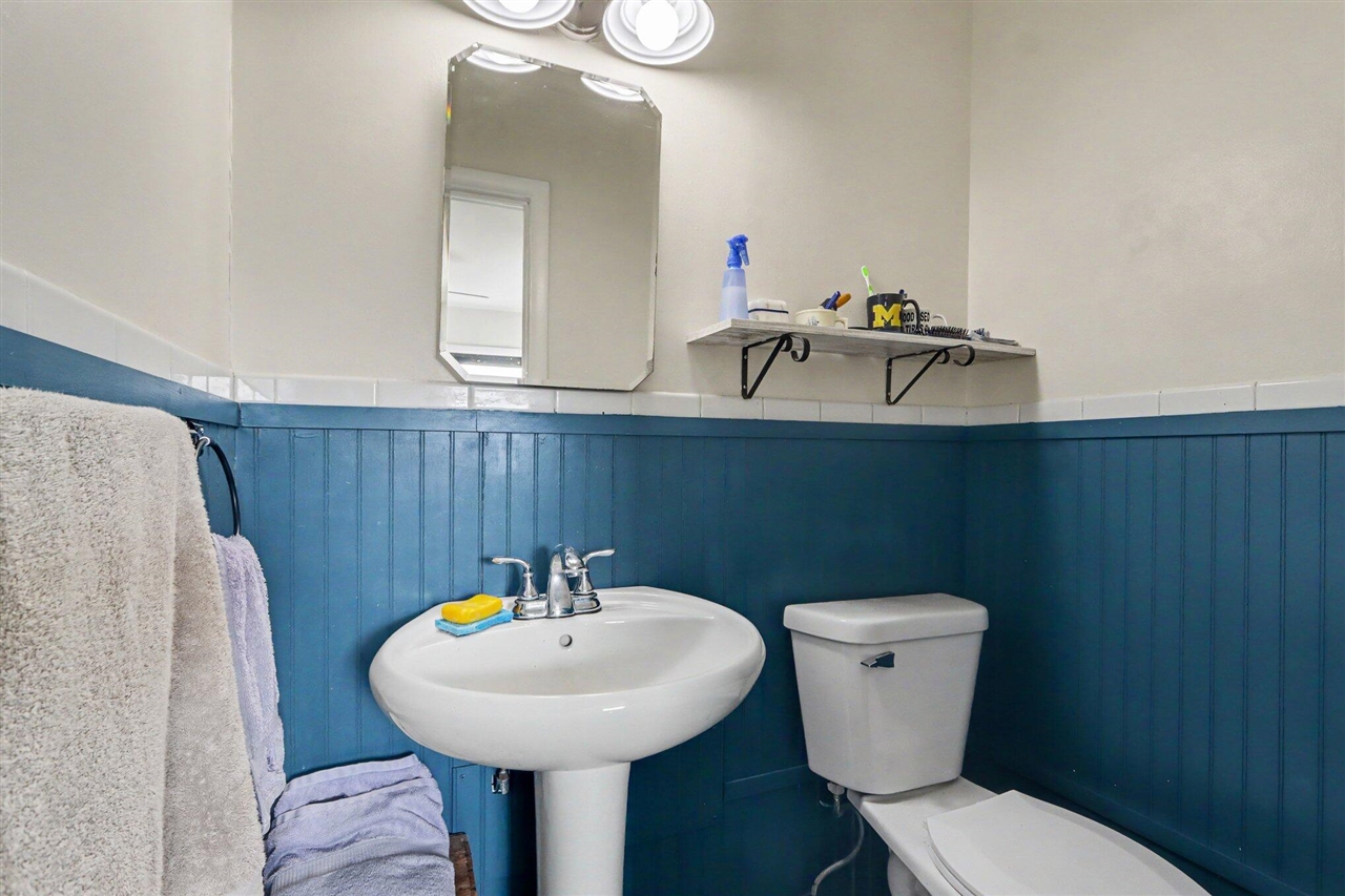 2610 Asbury Avenue, Kalamazoo, MI, 49048-1425