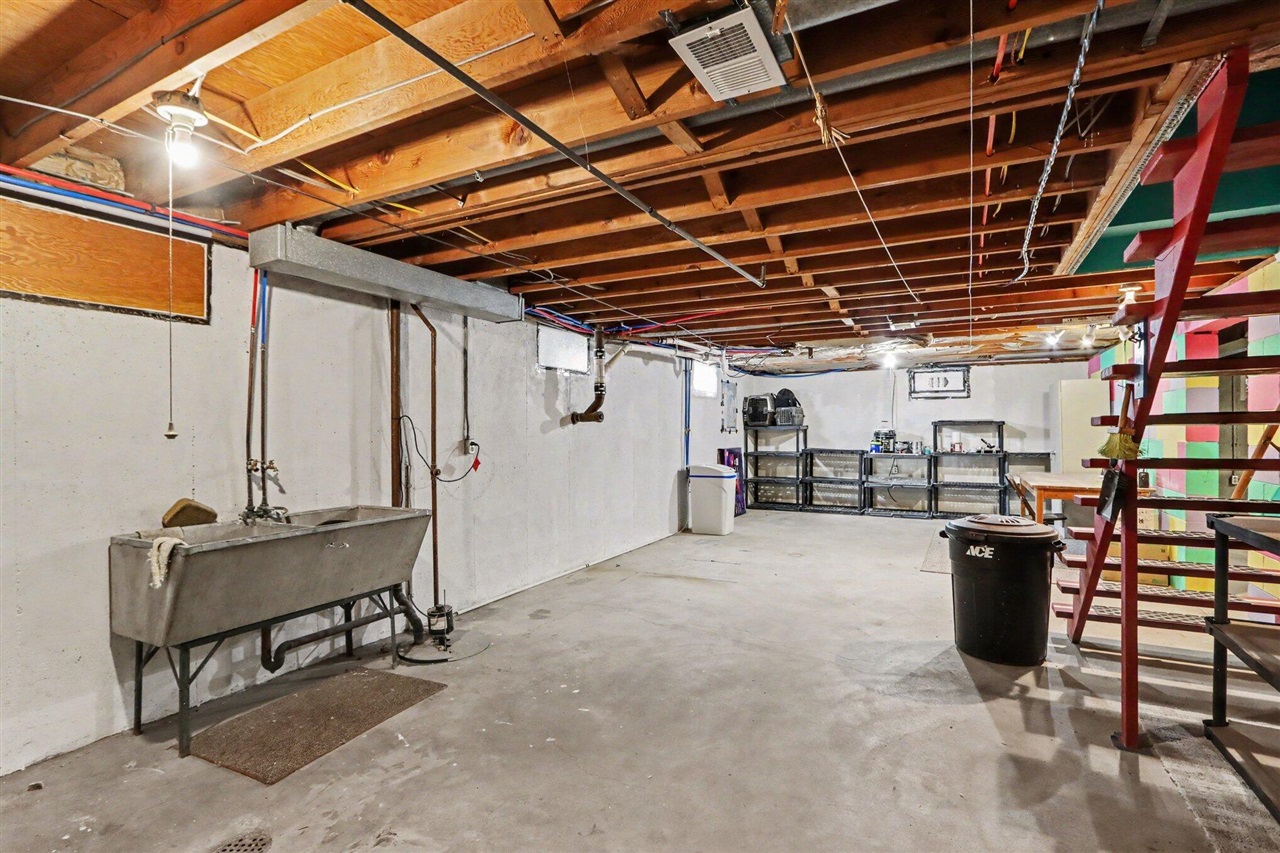 2610 Asbury Avenue, Kalamazoo, MI, 49048-1425