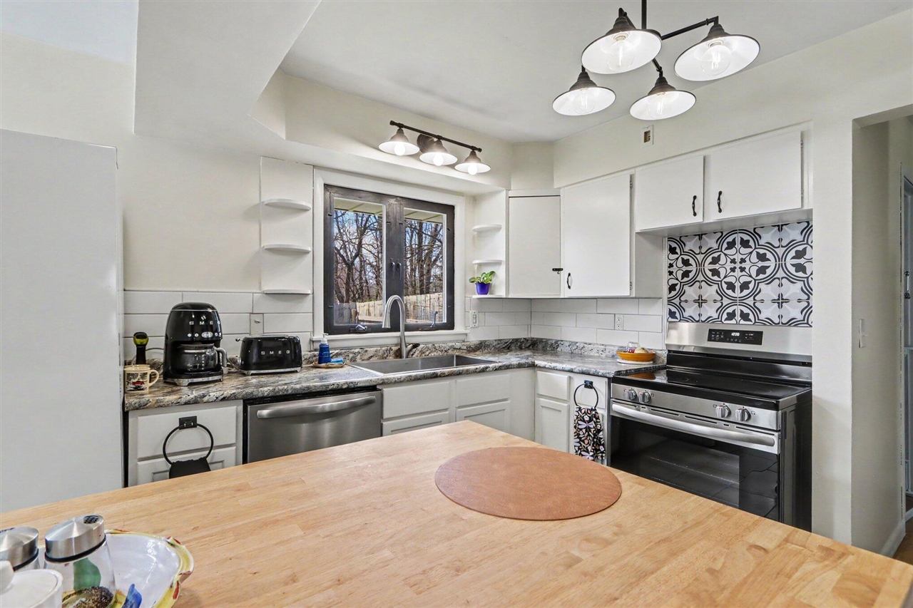 2610 Asbury Avenue, Kalamazoo, MI, 49048-1425