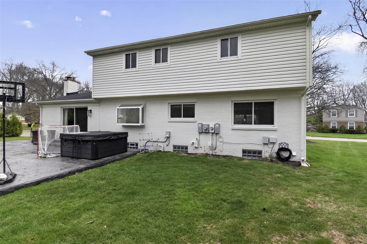 15895 Hickory Ridge Drive, Northville, MI, 48168