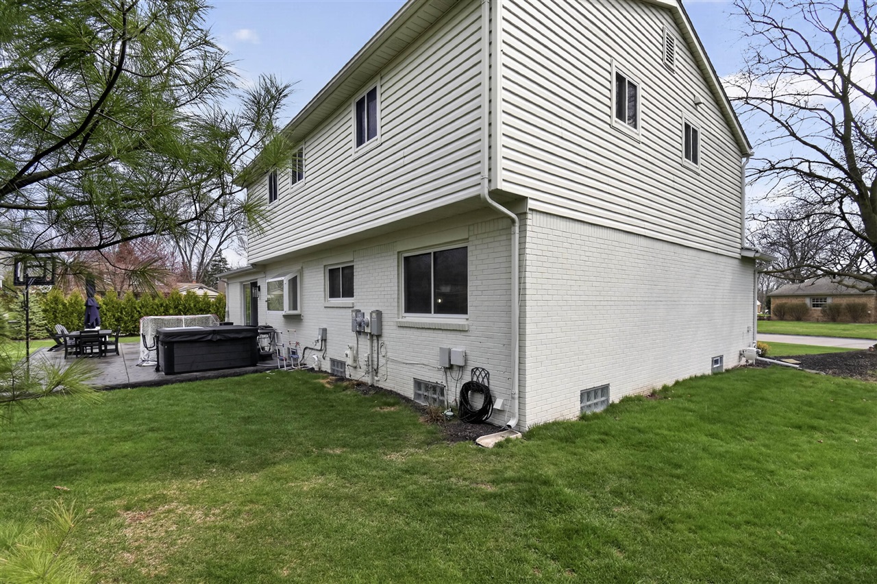 15895 Hickory Ridge Drive, Northville, MI, 48168