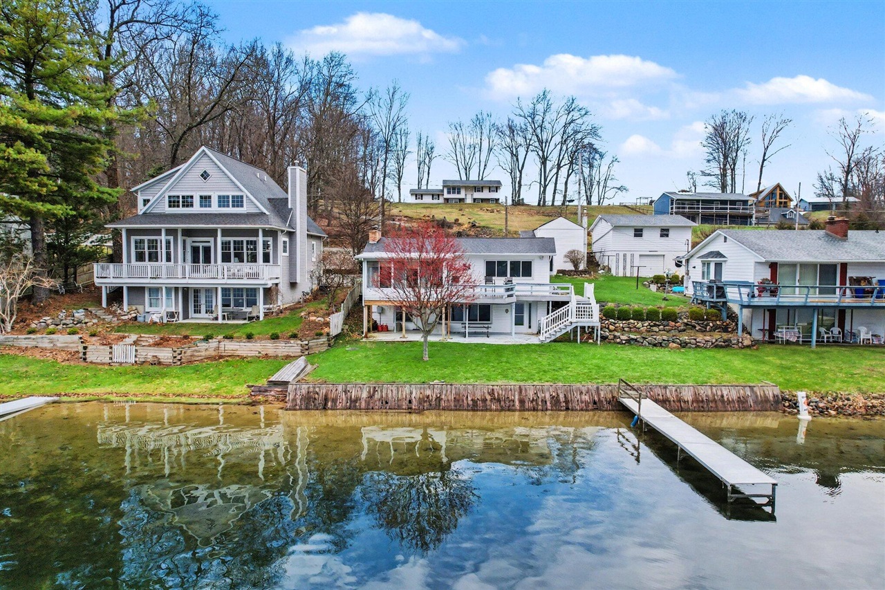 12294 N Sherman Lake Drive, Augusta, MI, 49012-9280