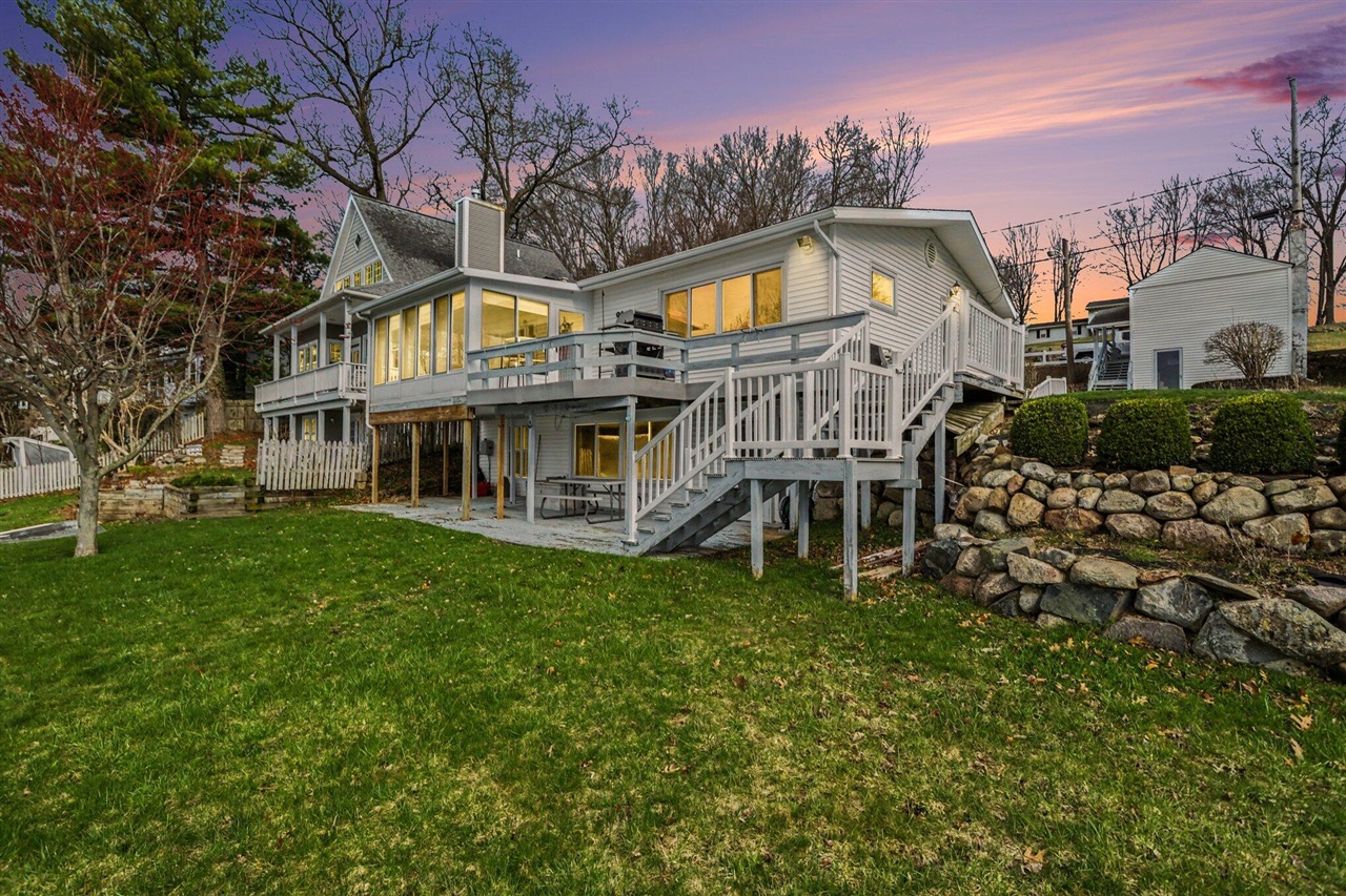 12294 N Sherman Lake Drive, Augusta, MI, 49012-9280