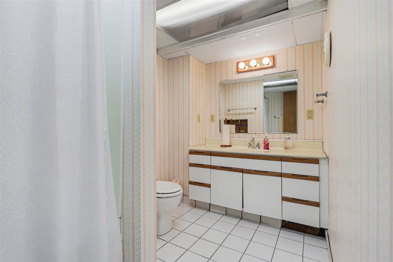 12294 N Sherman Lake Drive, Augusta, MI, 49012-9280