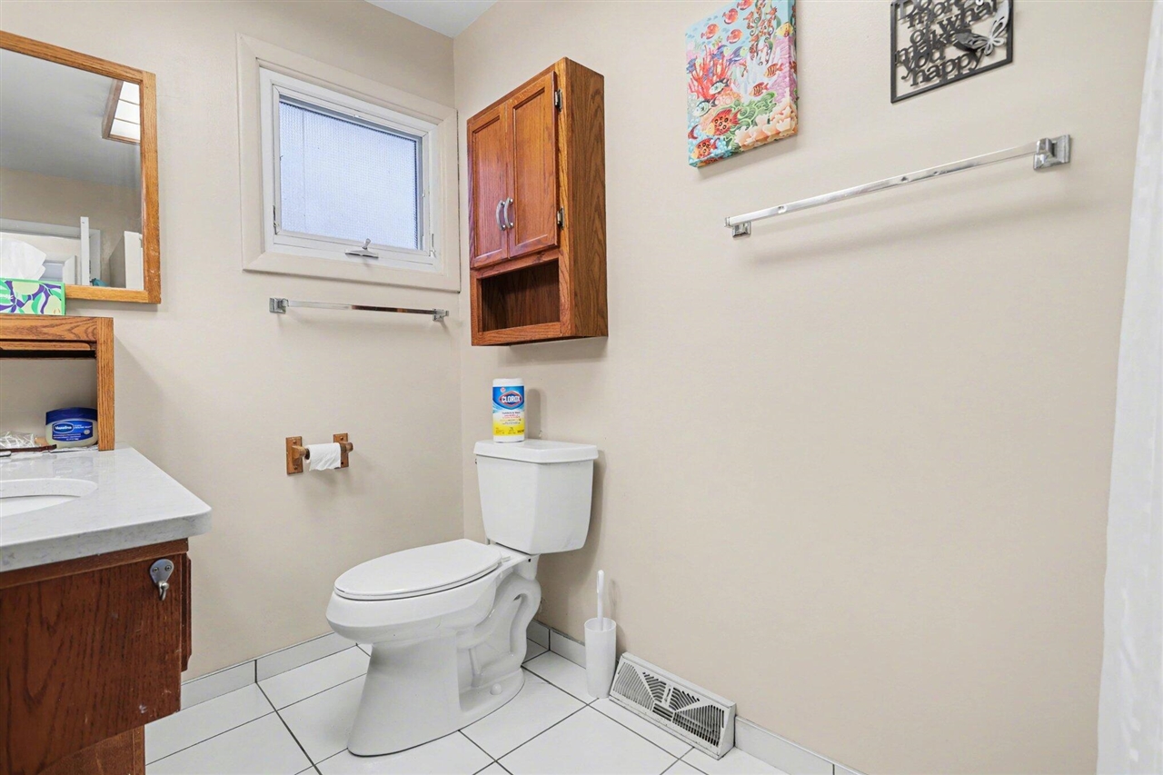 12294 N Sherman Lake Drive, Augusta, MI, 49012-9280