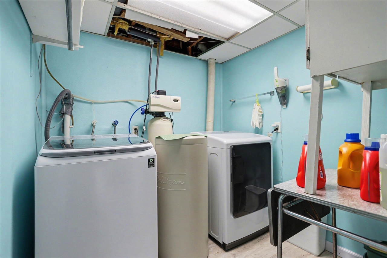 12294 N Sherman Lake Drive, Augusta, MI, 49012-9280